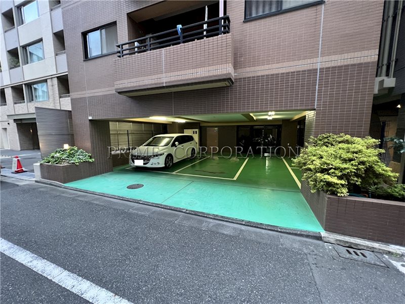 グランリヴィエール 駐車場