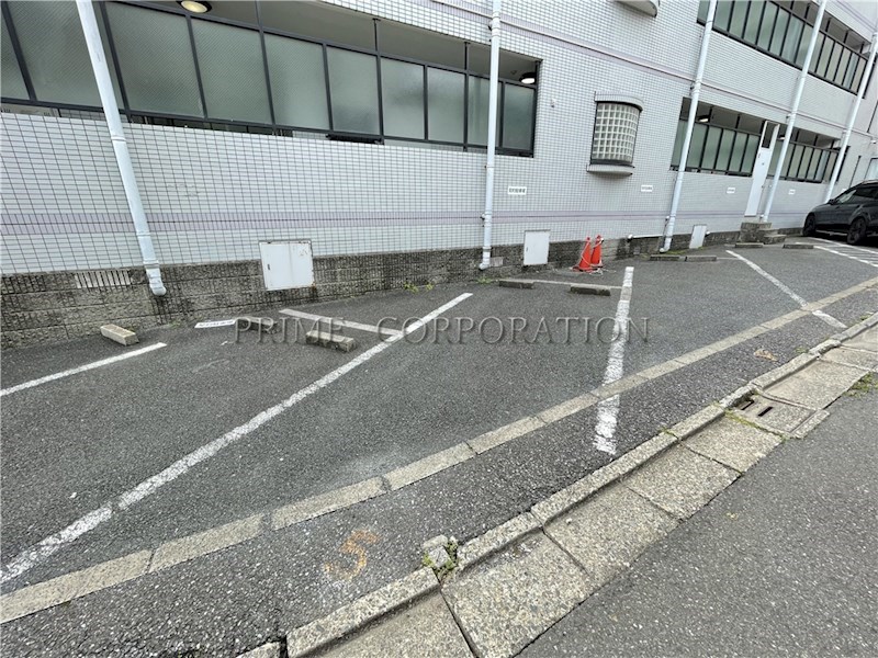 エクセルシア池尻 駐車場