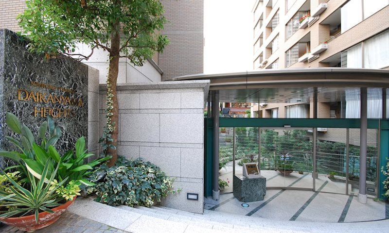 代官山ハイツ B棟 エントランス