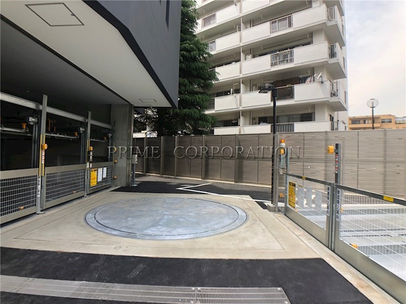 ザ・パークハビオ神泉 駐車場