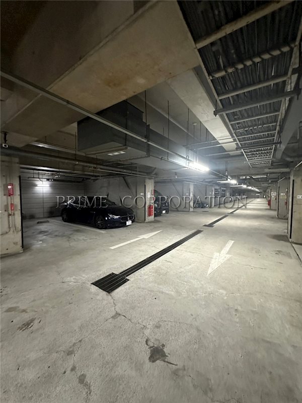 LOOP-M 駐車場