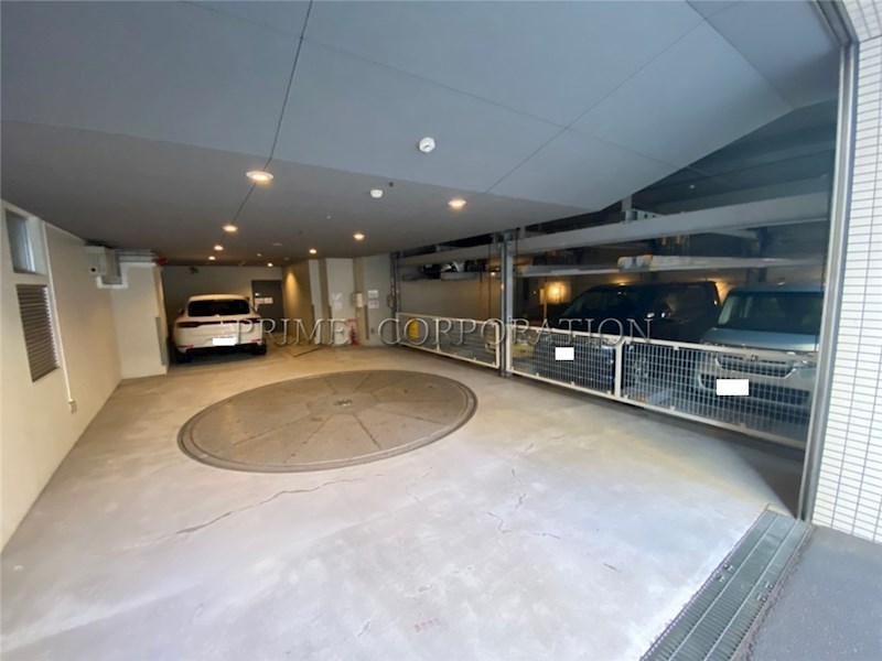 グランドメゾン築地 駐車場