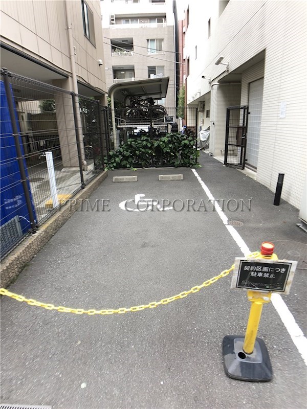 アパートメンツタワー麻布十番 駐車場