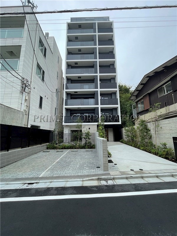 グランレスト渋谷大山町 駐車場