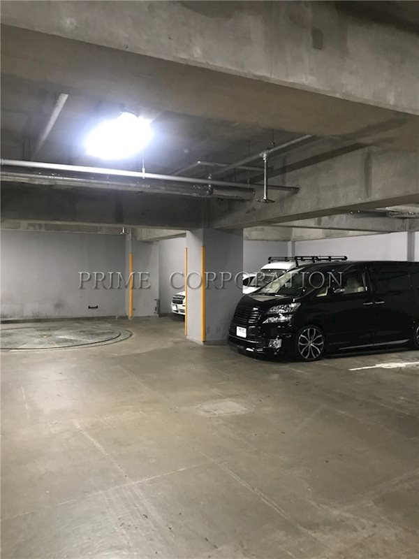 センテニアルタワー 駐車場