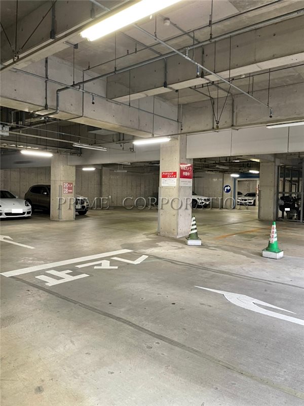 河田町ガーデン クラブフロア 駐車場