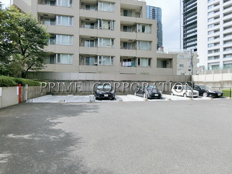 インザガーデン 駐車場