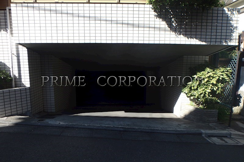 カーサ麻布西館 駐車場