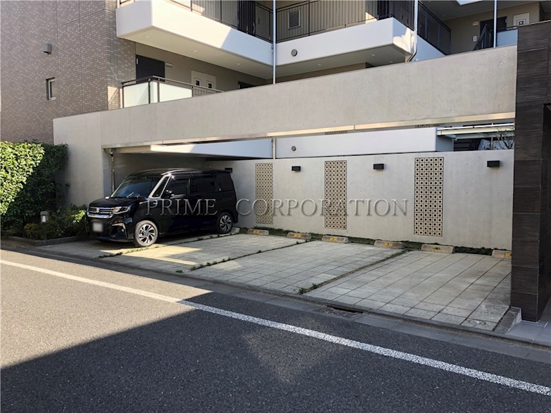 ガーデン千歳船橋 駐車場
