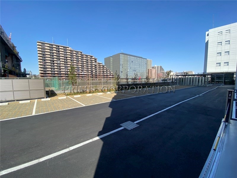 ロイジェント豊洲 駐車場