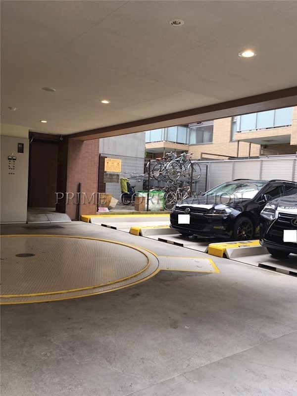 コンフォリア碑文谷  駐車場