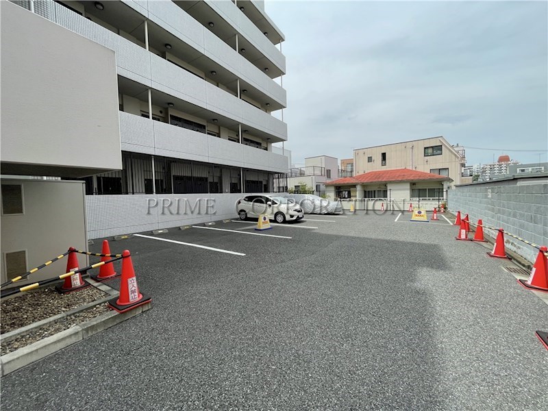 クラッサ中野 駐車場