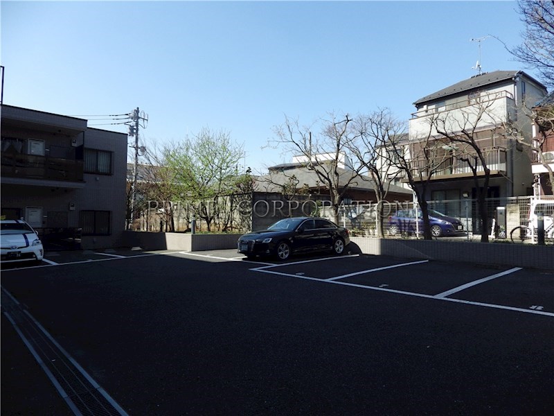 コスモリード学芸大学 駐車場