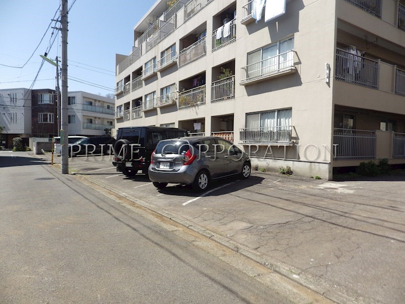 共栄ハイツ  駐車場