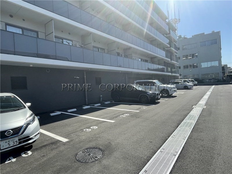 ラティエラ武蔵小杉 駐車場