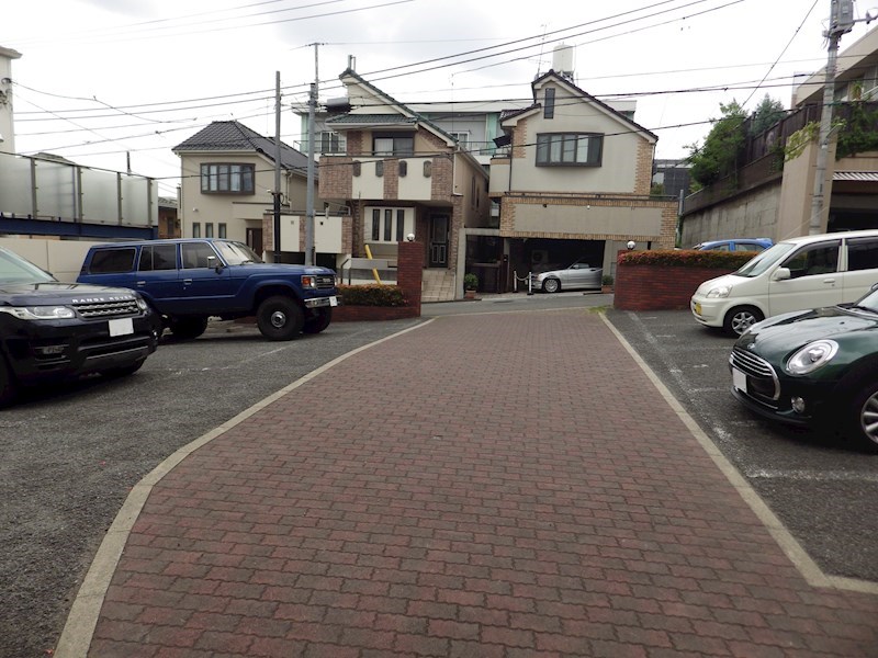 ガーデンコート等々力 駐車場