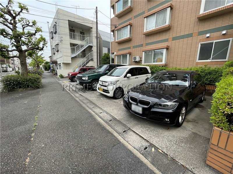 プロヴァンス 駐車場