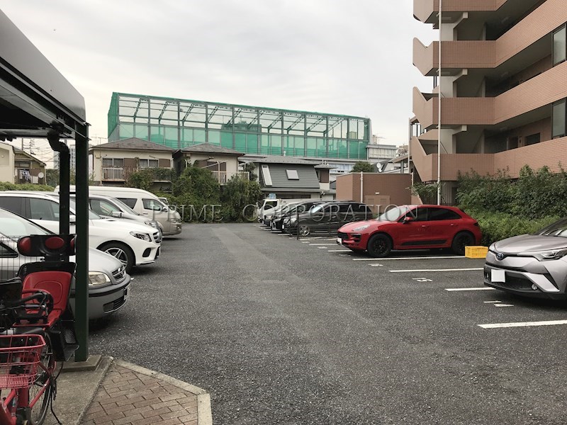 クリケットヒル富ヶ谷 駐車場