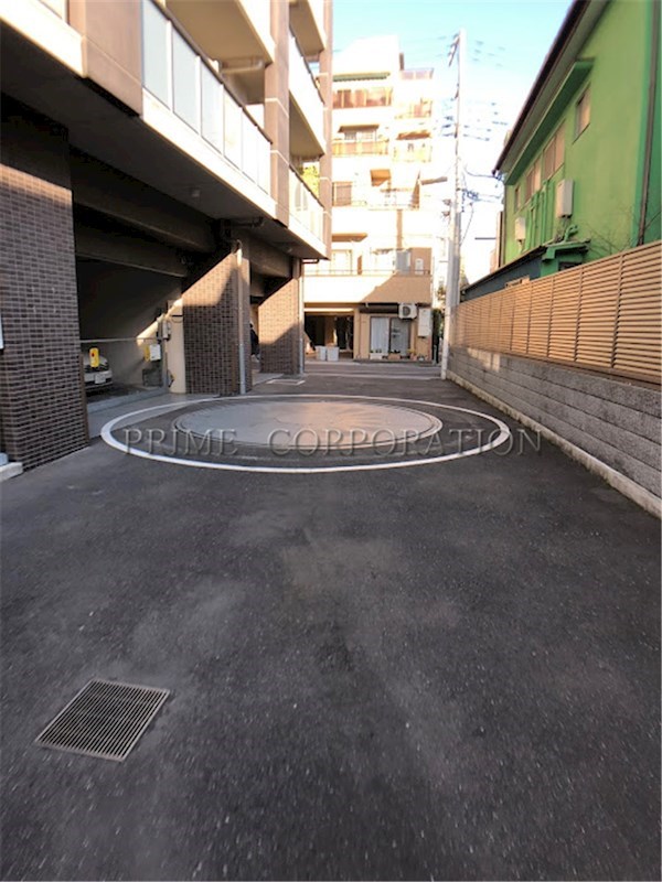 グローベル ザ・スクエア東高円寺 駐車場
