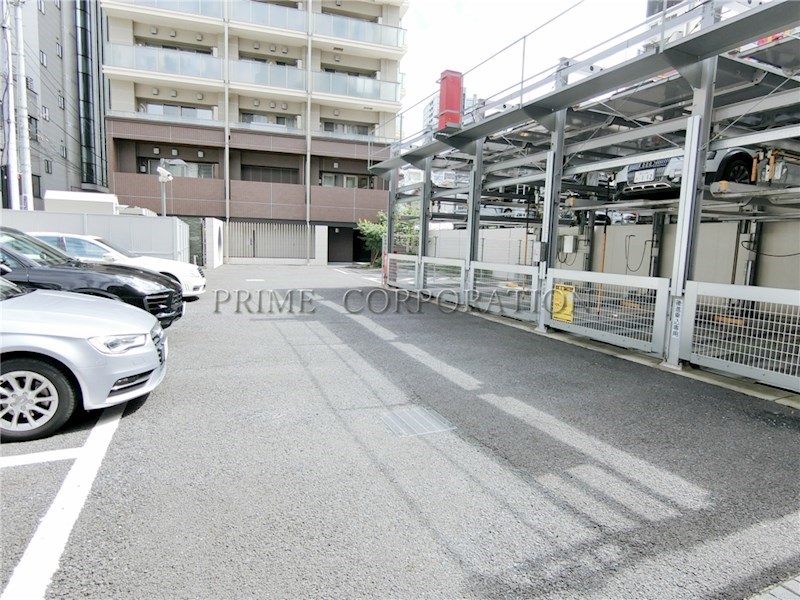 ウェリス六本木 駐車場