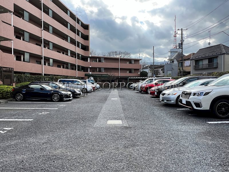 クリケットヒル富ヶ谷 駐車場