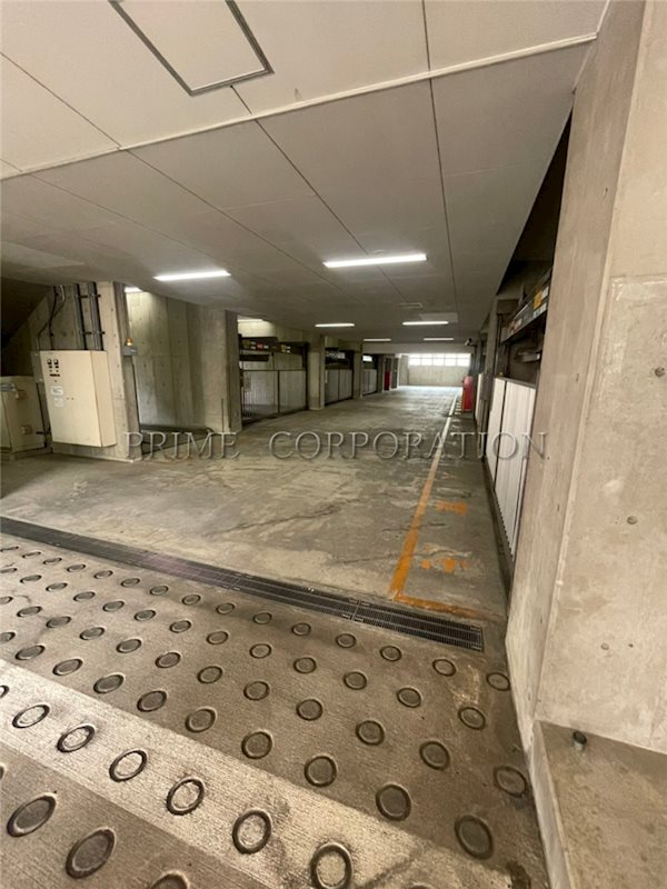 アーバンライフ目白駅前  駐車場