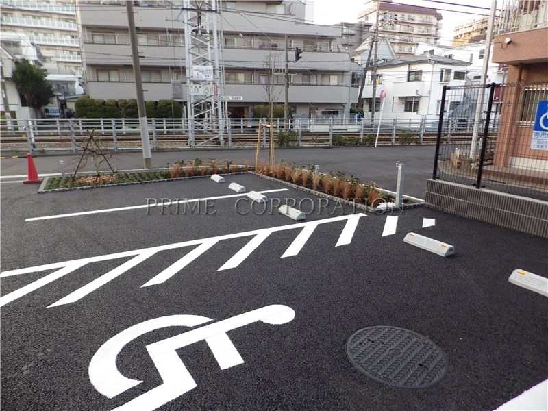 サンハイム雪が谷大塚 駐車場