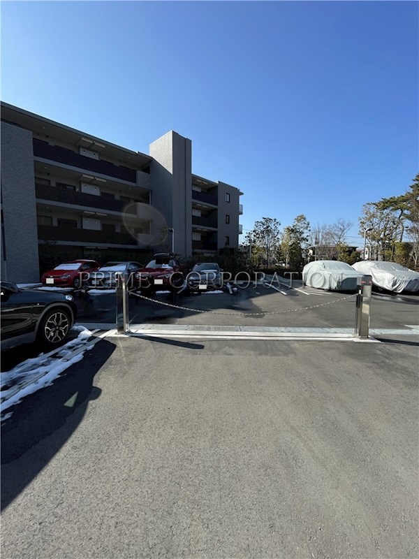 グランスイート世田谷仙川 駐車場