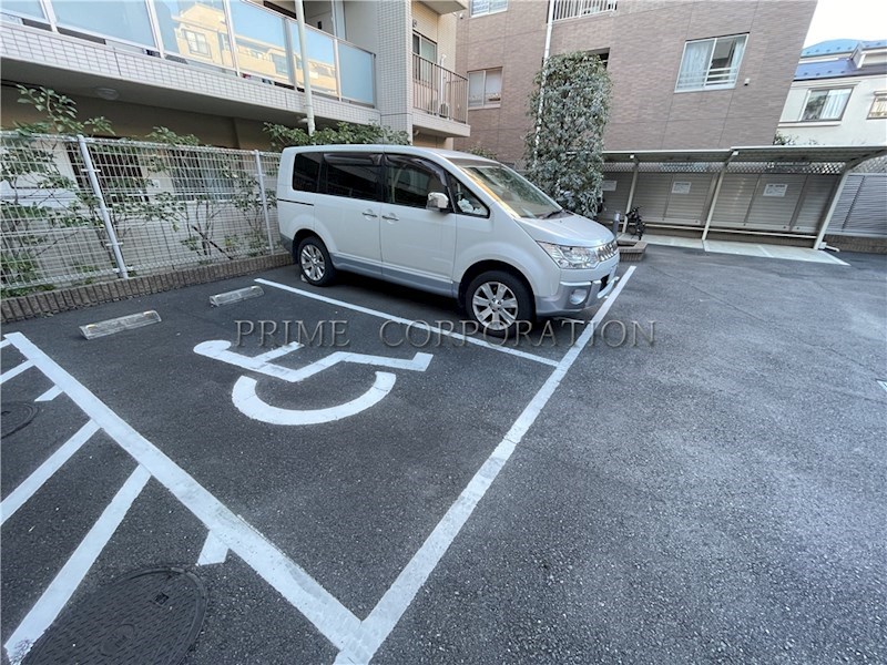 パレステージ狛江 駐車場