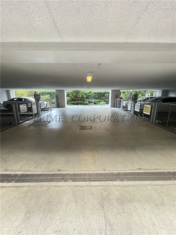 Brillia仙川 駐車場
