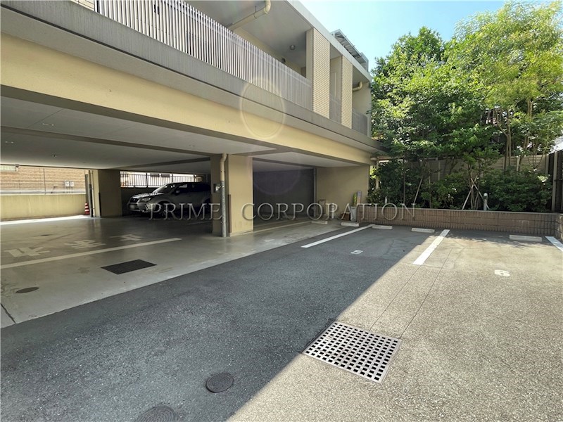 ブランシア梶ヶ谷 駐車場