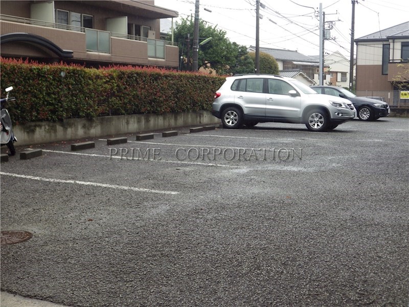 ヴェルデュール弦巻 駐車場