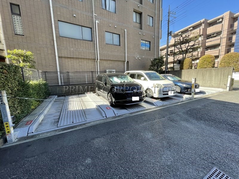 ヒルズ調布グランファースト 駐車場