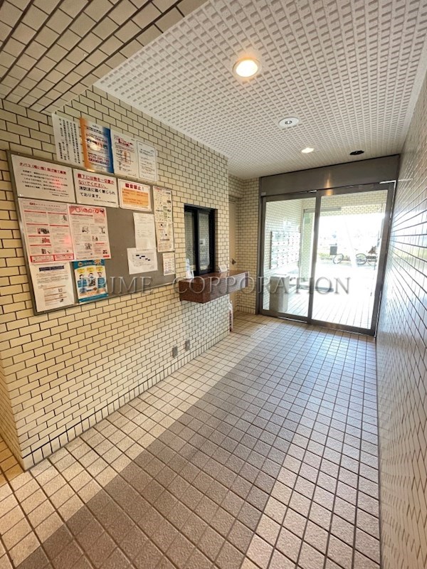 ライオンズマンション東北沢 エントランス