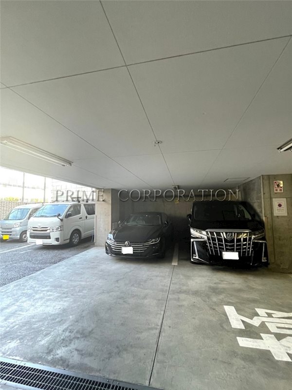 バーネットヒル小日向 駐車場