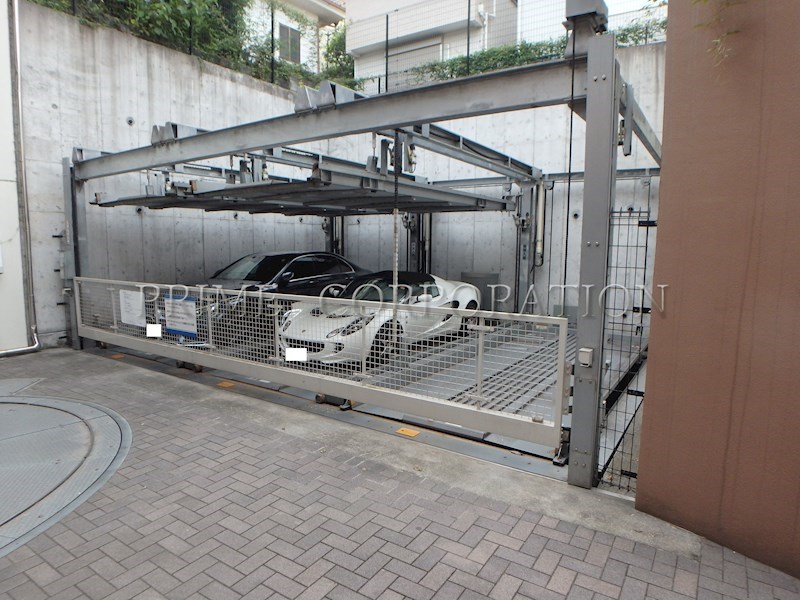 カスタリア八雲 駐車場