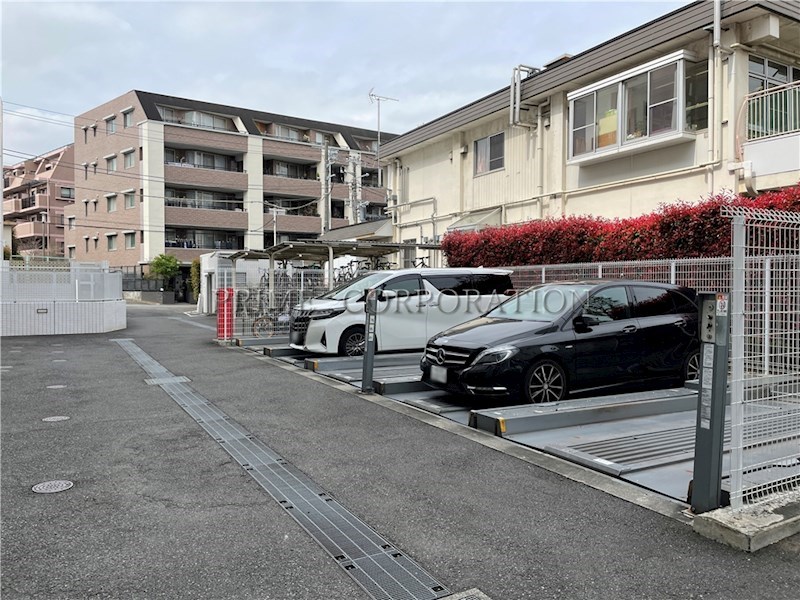 ダイナシティ碑文谷 駐車場