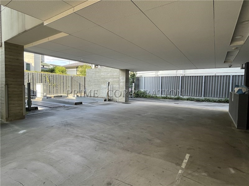 フレンシア玉川田園調布 駐車場