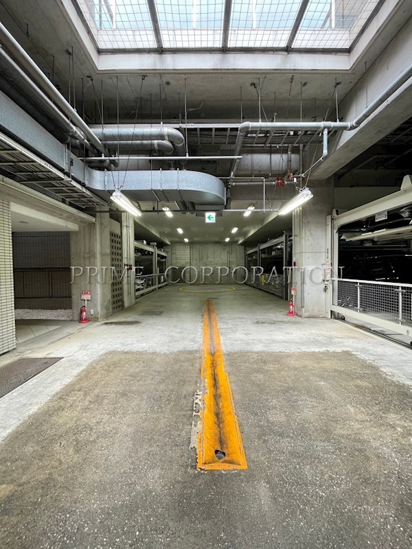 アリュール用賀 駐車場