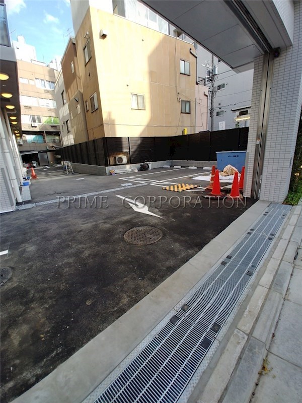リブクオーレ神保町 駐車場