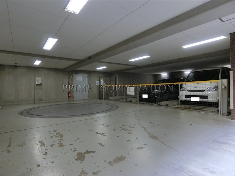 アーデン神保町 駐車場