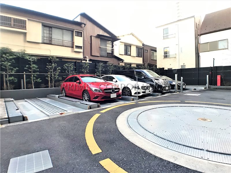 パークホームズ市谷薬王寺セントガレリア 駐車場