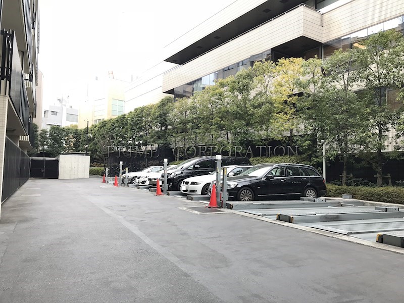プラウド恵比寿 駐車場