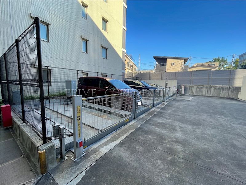 ソアラノーム荻窪天沼 駐車場