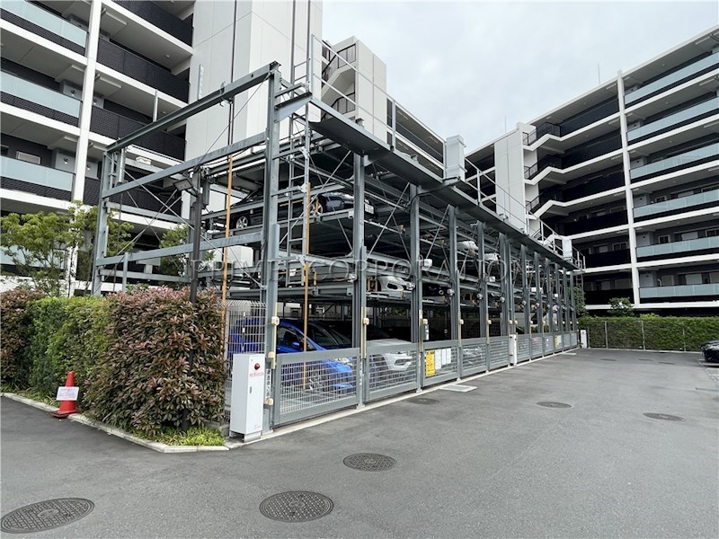 ホワイトマークス溝の口 駐車場