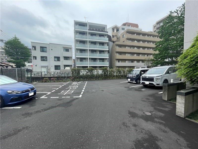 エミリブ下落合 駐車場