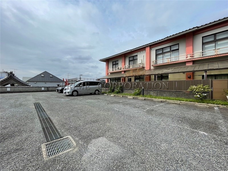 クレストコート神苑  駐車場