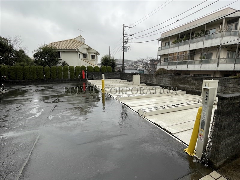 シャトレ美しが丘 駐車場