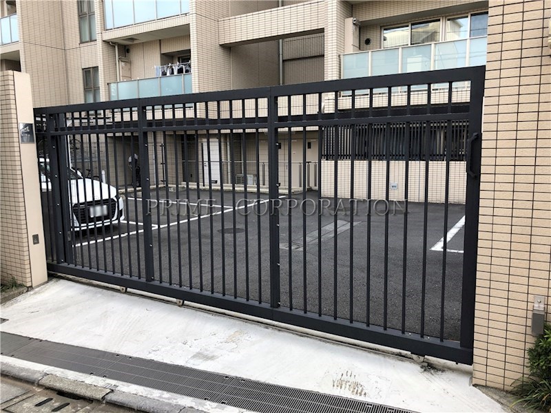オーベル代々木上原 駐車場