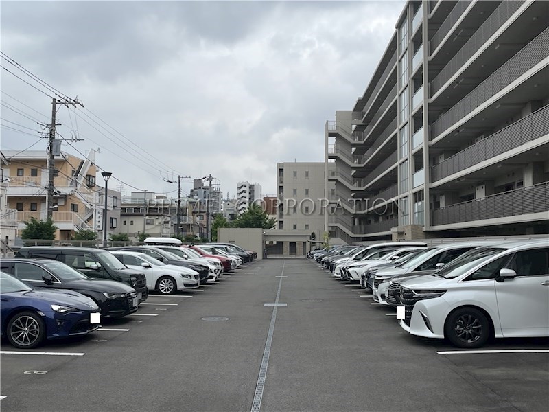 プレミスト溝の口 駐車場